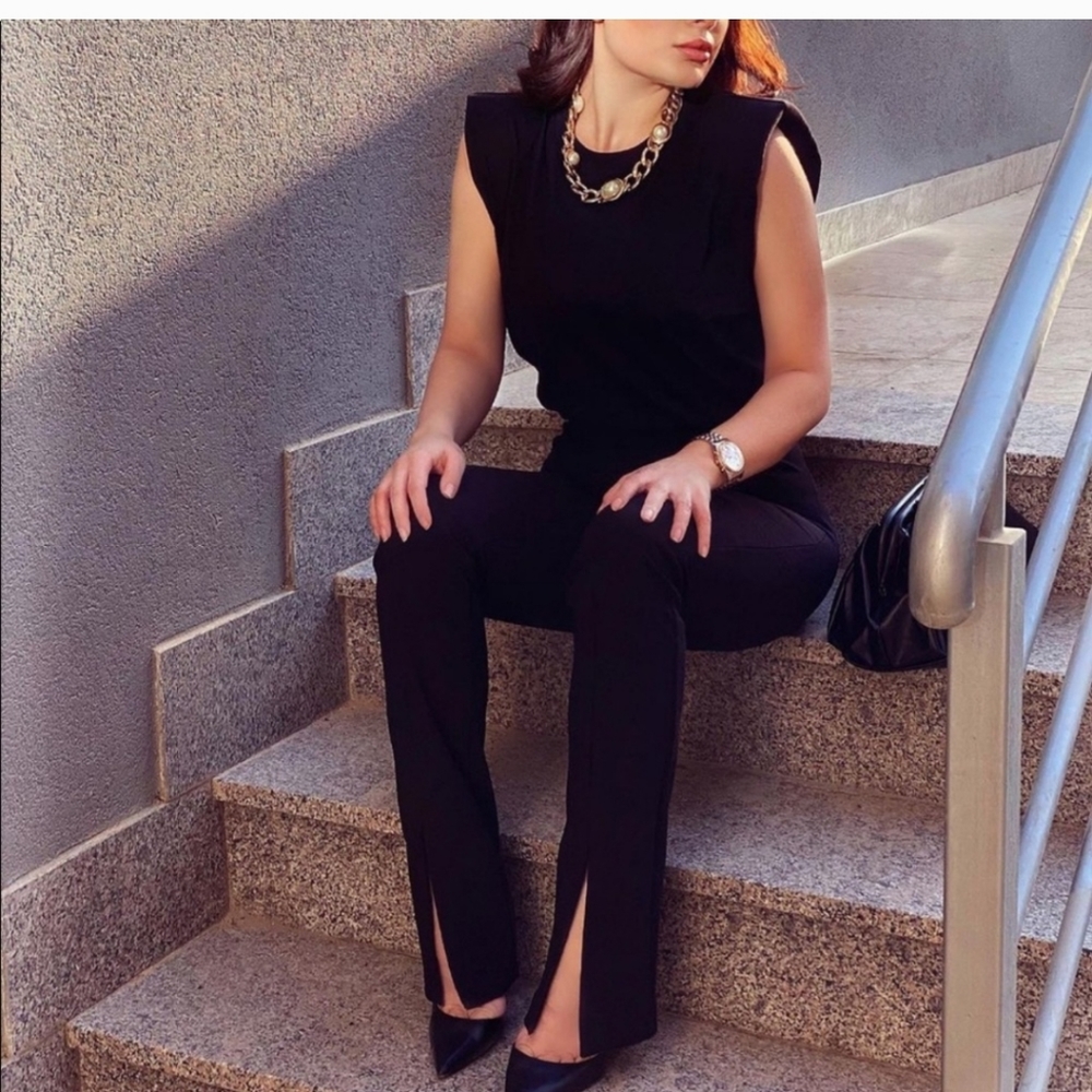 ZARA  FRONT SLIT PANTS